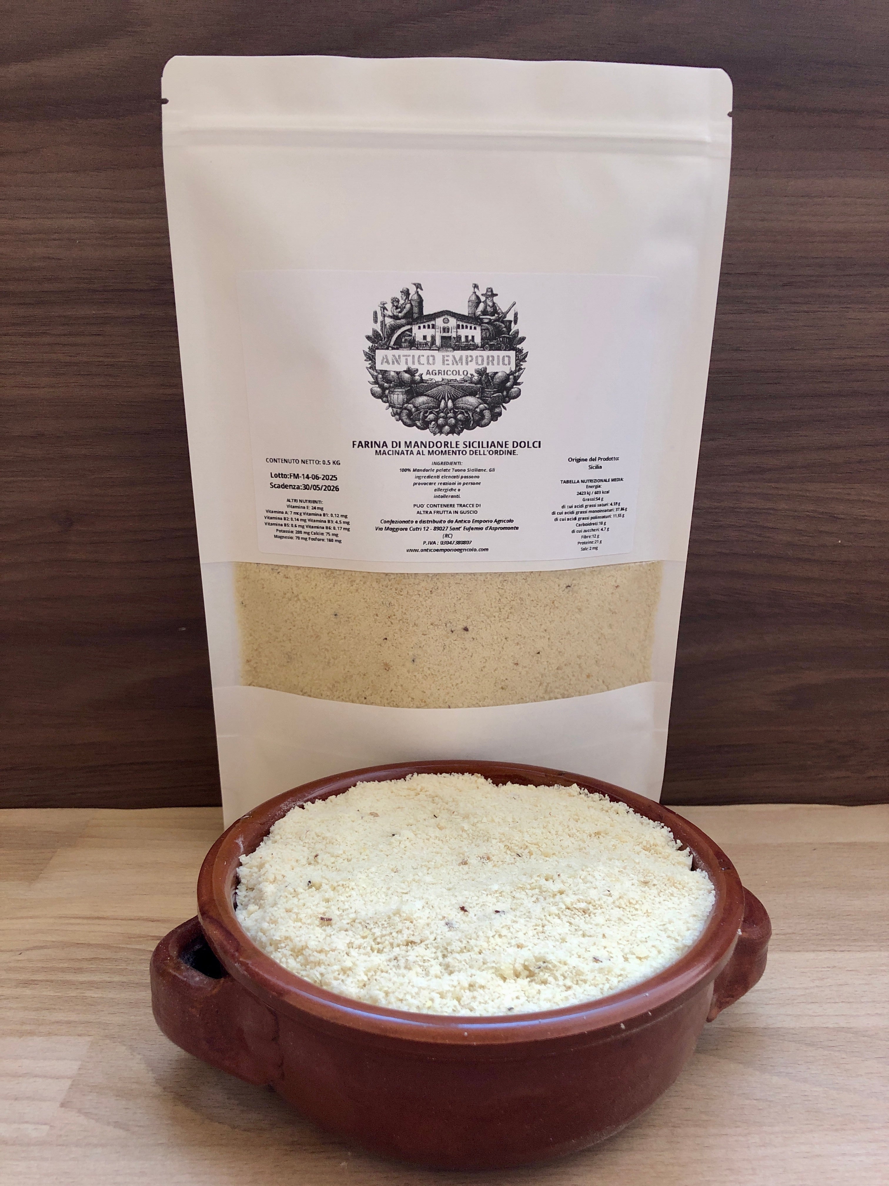 Farina di Mandorle Siciliane Dolci e Pelate - Macinata al Momento dell'Ordine