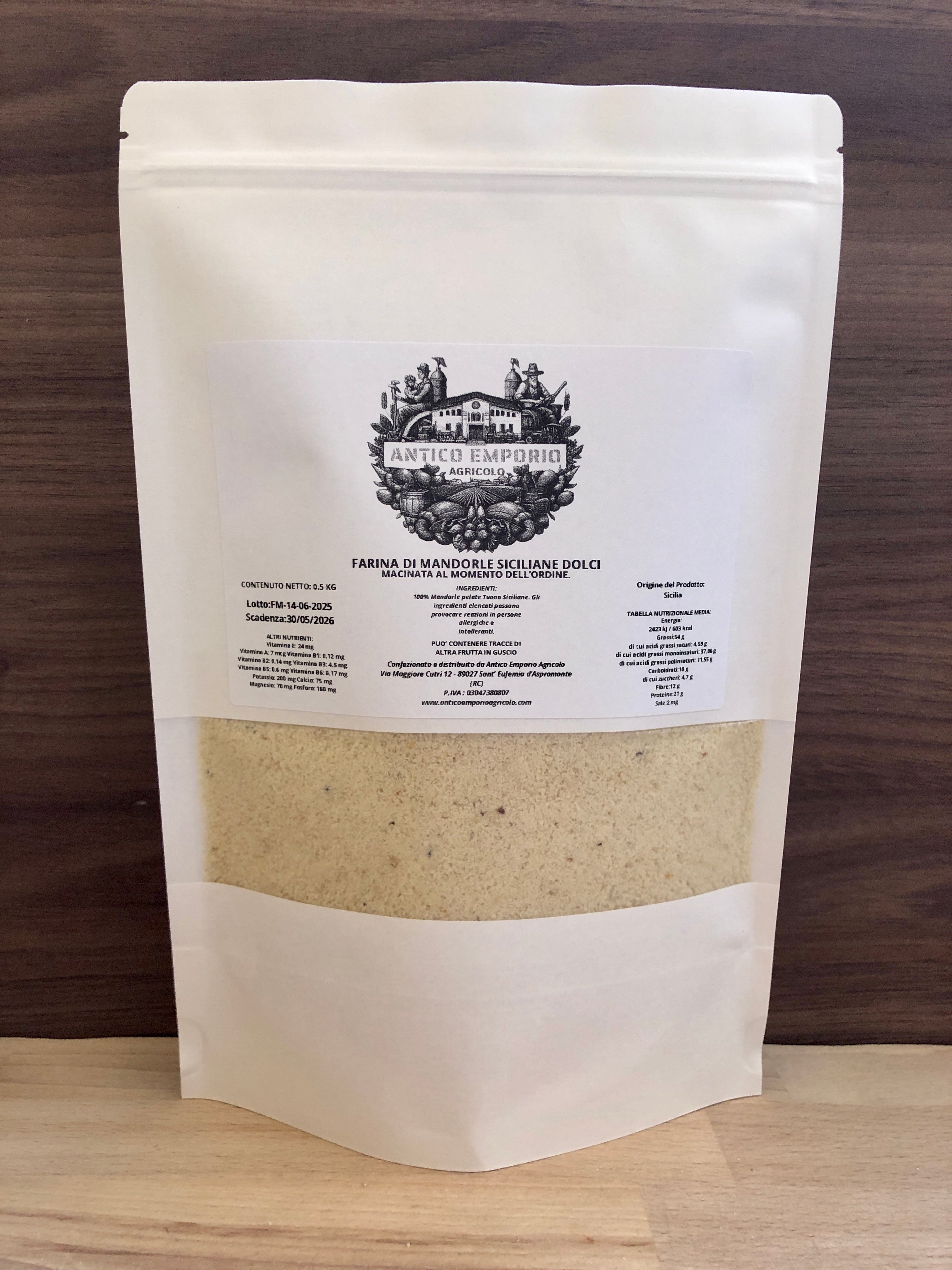 Farina di Mandorle Siciliane Dolci e Pelate - Macinata al Momento dell'Ordine