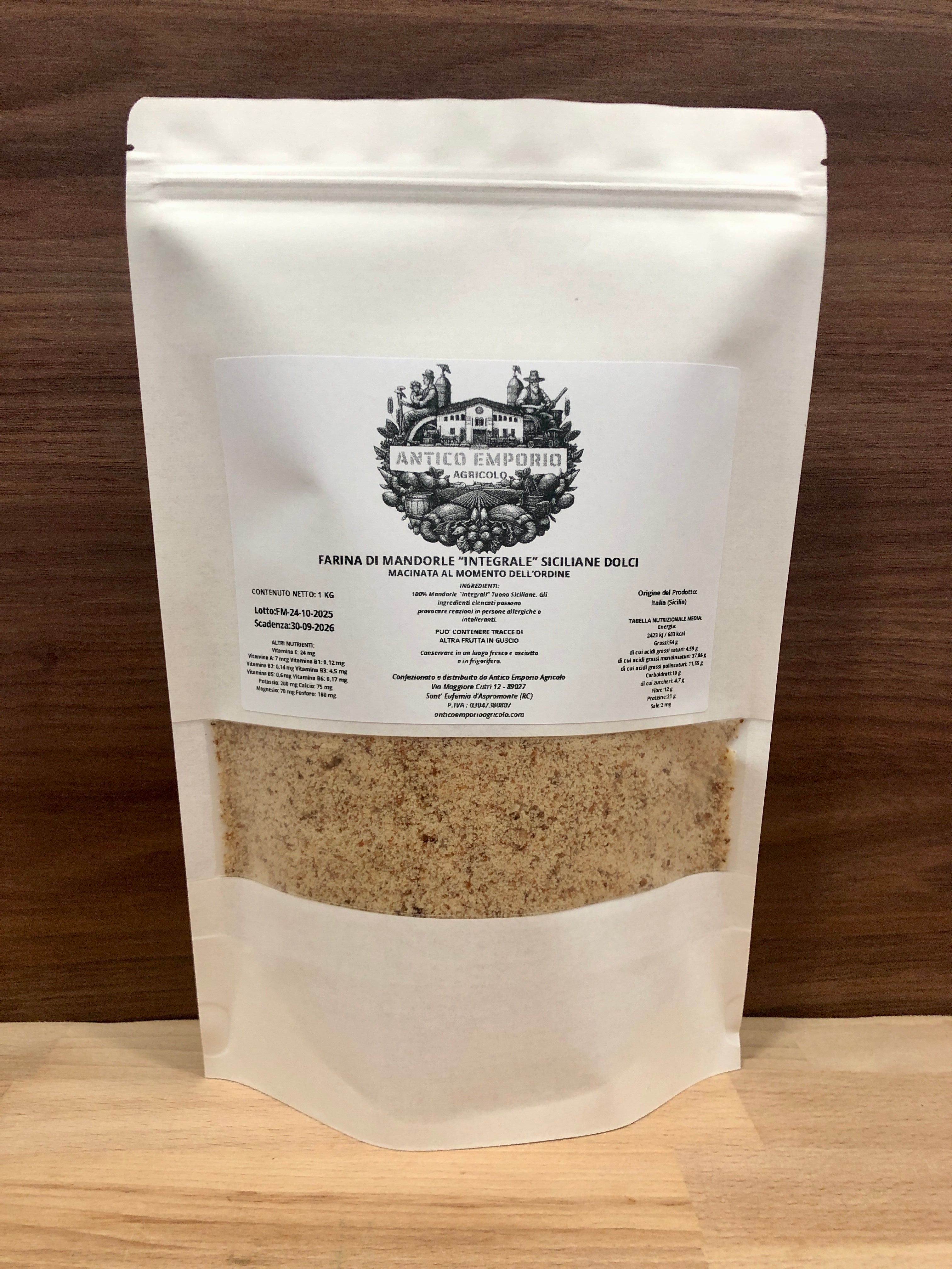 Farina di Mandorle Siciliane Integrale Macinata al Momento dell'Ordine
