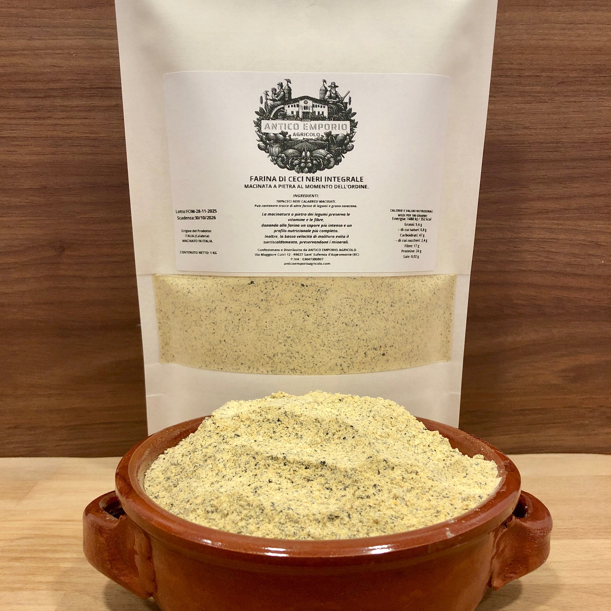 Farina di Ceci Neri Italiani (Calabresi) Integrale - Macinata a Pietra al Momento dell'Ordine