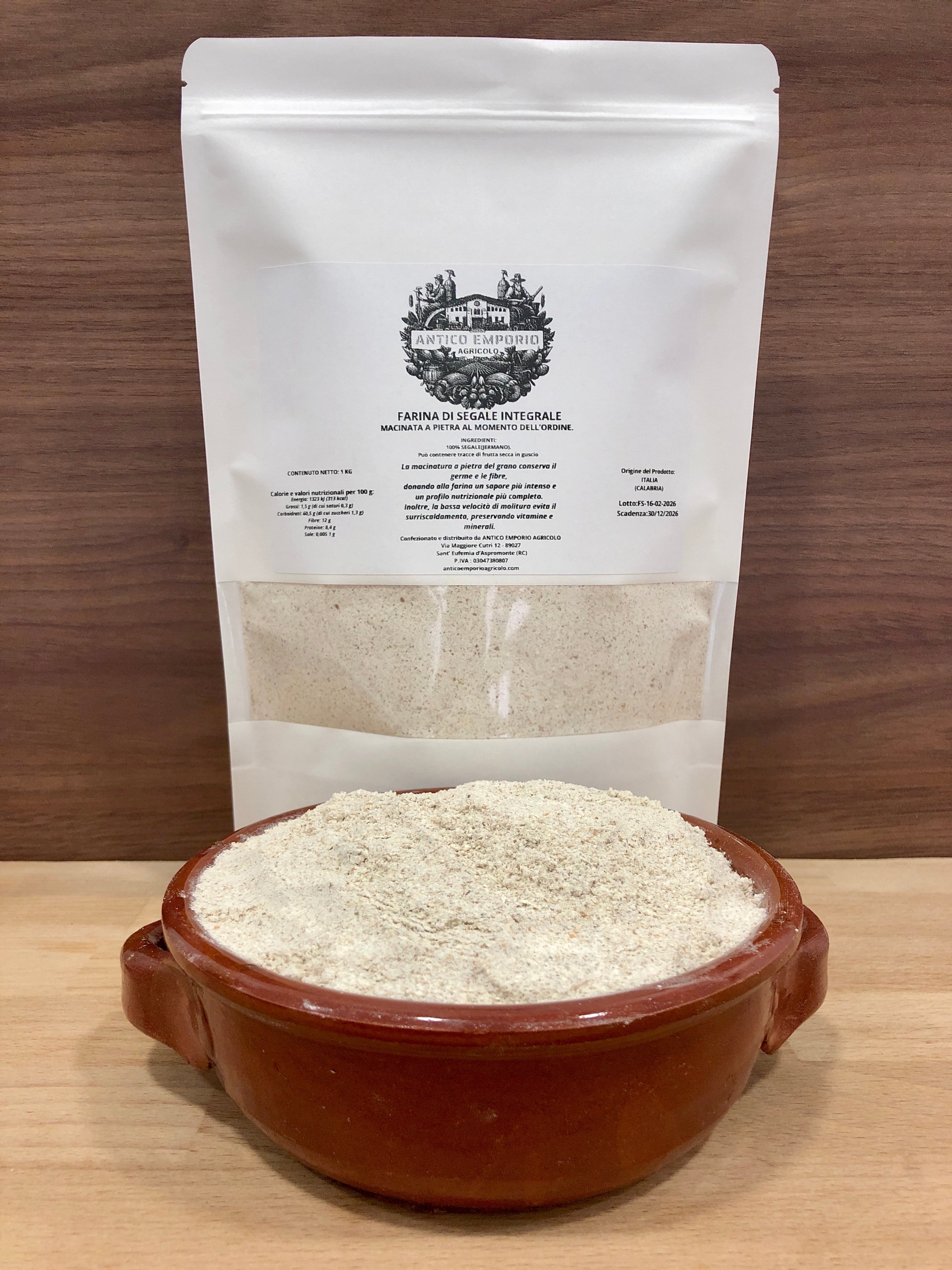 Farina di Segale Integrale – Conosciuta in Calabria come “Jermano”, Macinata a Pietra Fresca –