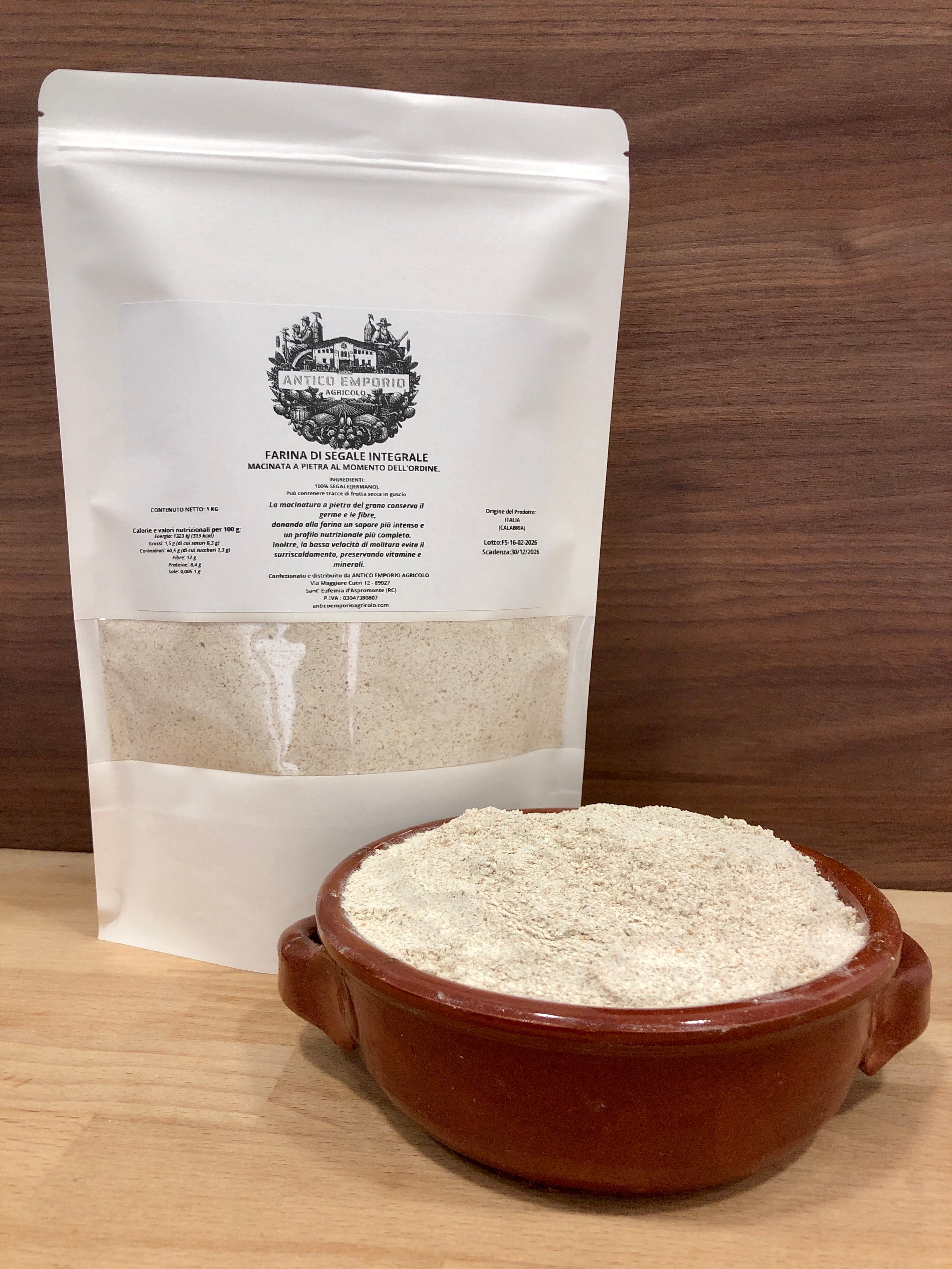 Farina di Segale Integrale – Conosciuta in Calabria come “Jermano”, Macinata a Pietra Fresca –